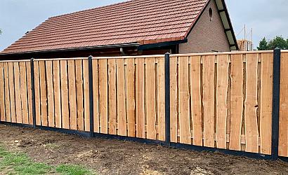 douglas hout beton schutting met schaaldelen