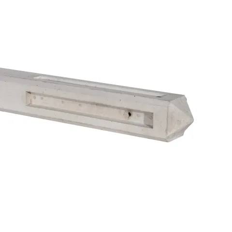 Betonpaal met afgeronde hoeken en punt hoeksponning 37cm. 9x9x275cm Wit