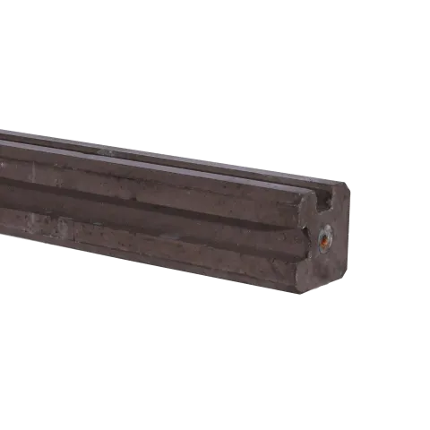 Betonschuttingpaal Bruin 11.5x11.5x242cm hoeksp. 180cm