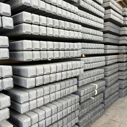 ACTIE Betonpaal Kegelkop | Glad Antraciet 10x10x275cm | Tussenpaal