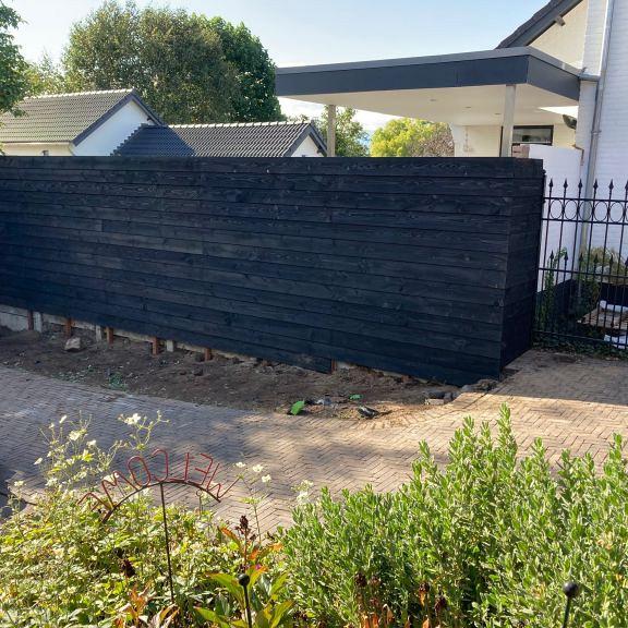 Zweeds Rabat - Douglas Zwart gespoten - Enkelzijdig - Wand schutting