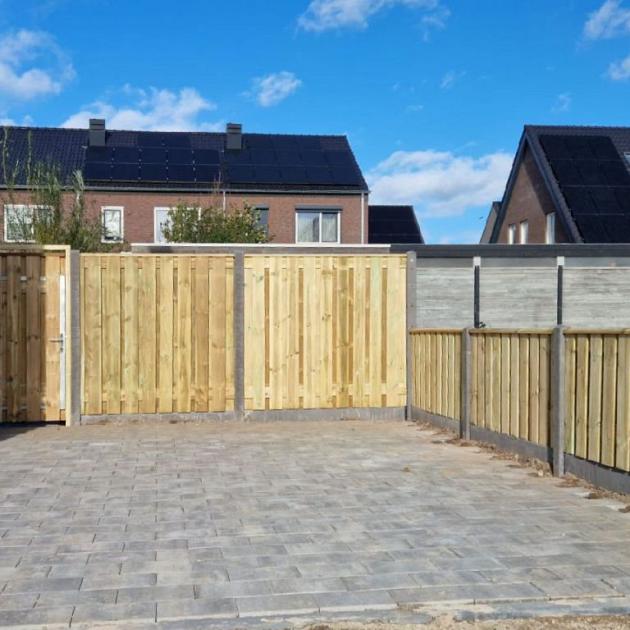 Tuinscherm Grenen 19 planks | Geschaafd | Verticaal | Recht