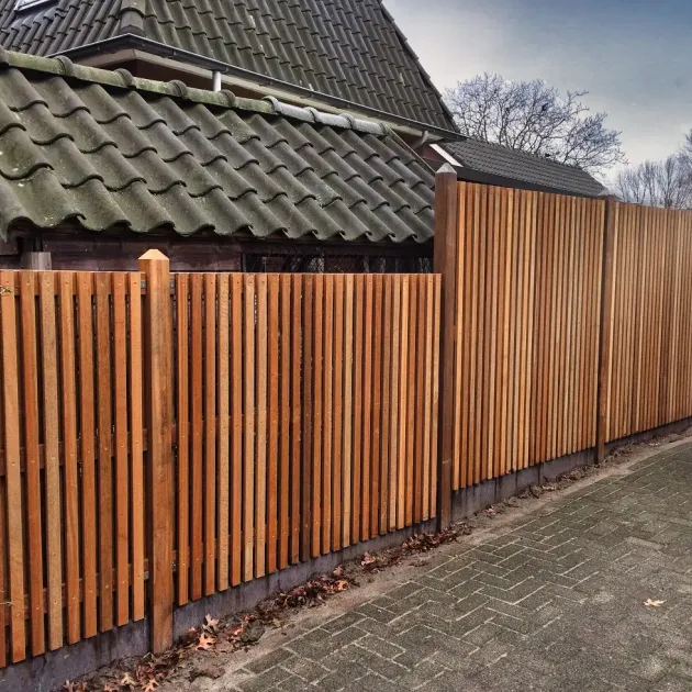 Tuinscherm Bangkirai Rhombus open | 51 planks 180x180 cm BxH | Geschaafd | Verticaal | Recht