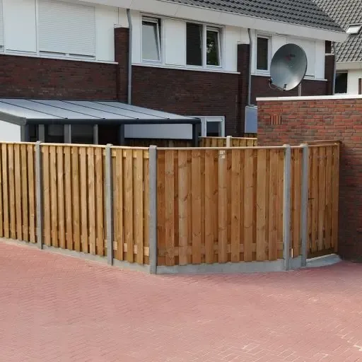 Aflopend Tuinscherm Grenen 19 planks 180x180/90 cm BxH | Geschaafd | Verticaal | Links naar rechts