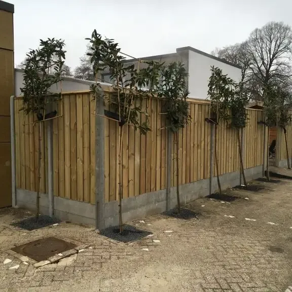 Aflopend Tuinscherm Grenen 23 planks 180x180/90 cm BxH | Geschaafd | Verticaal | Rechts naar Links